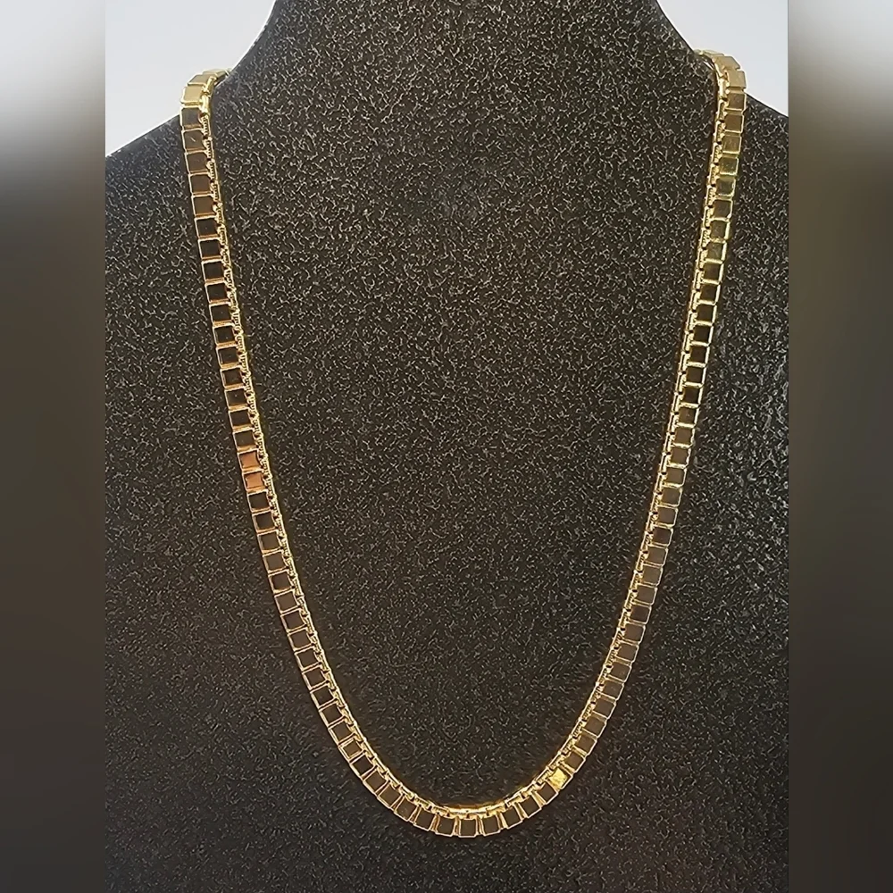 Vintage Monet Gold Plated Flat Box Chain 17" Necklace Signed - Picture 3 of 10